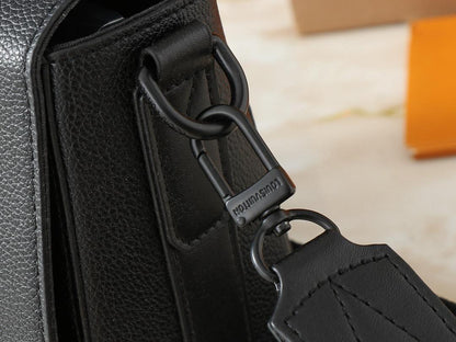 Louis Vuitton Messenger Bag