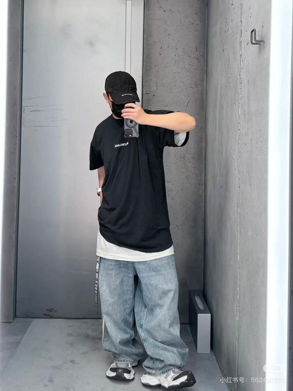 Balenciaga T-Shirt 2 colors