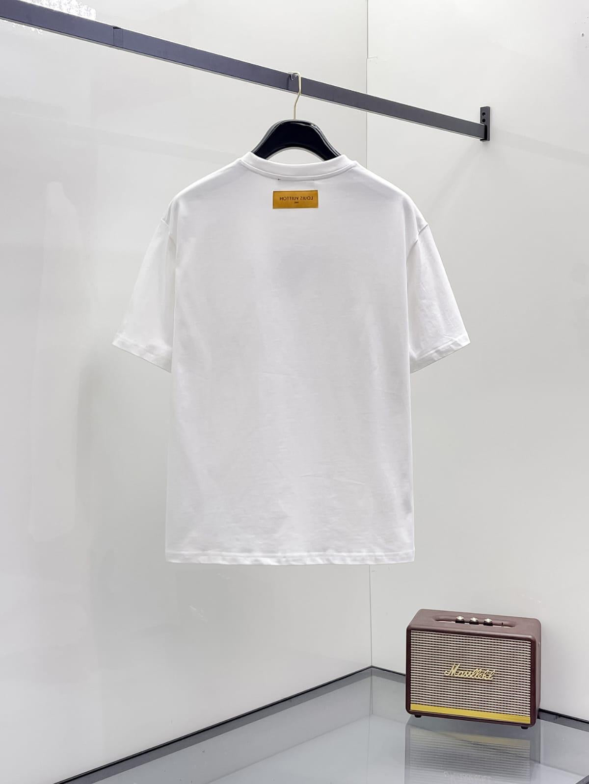 Louis Vuitton T-Shirt 2 colors