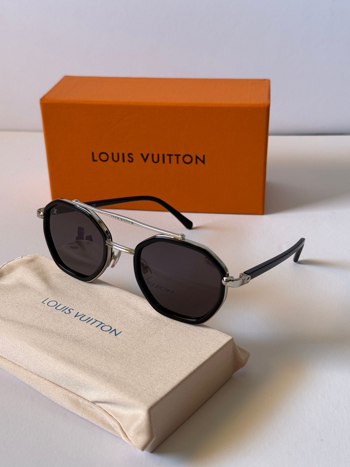 Louis Vuitton Sunglasses 4 colors