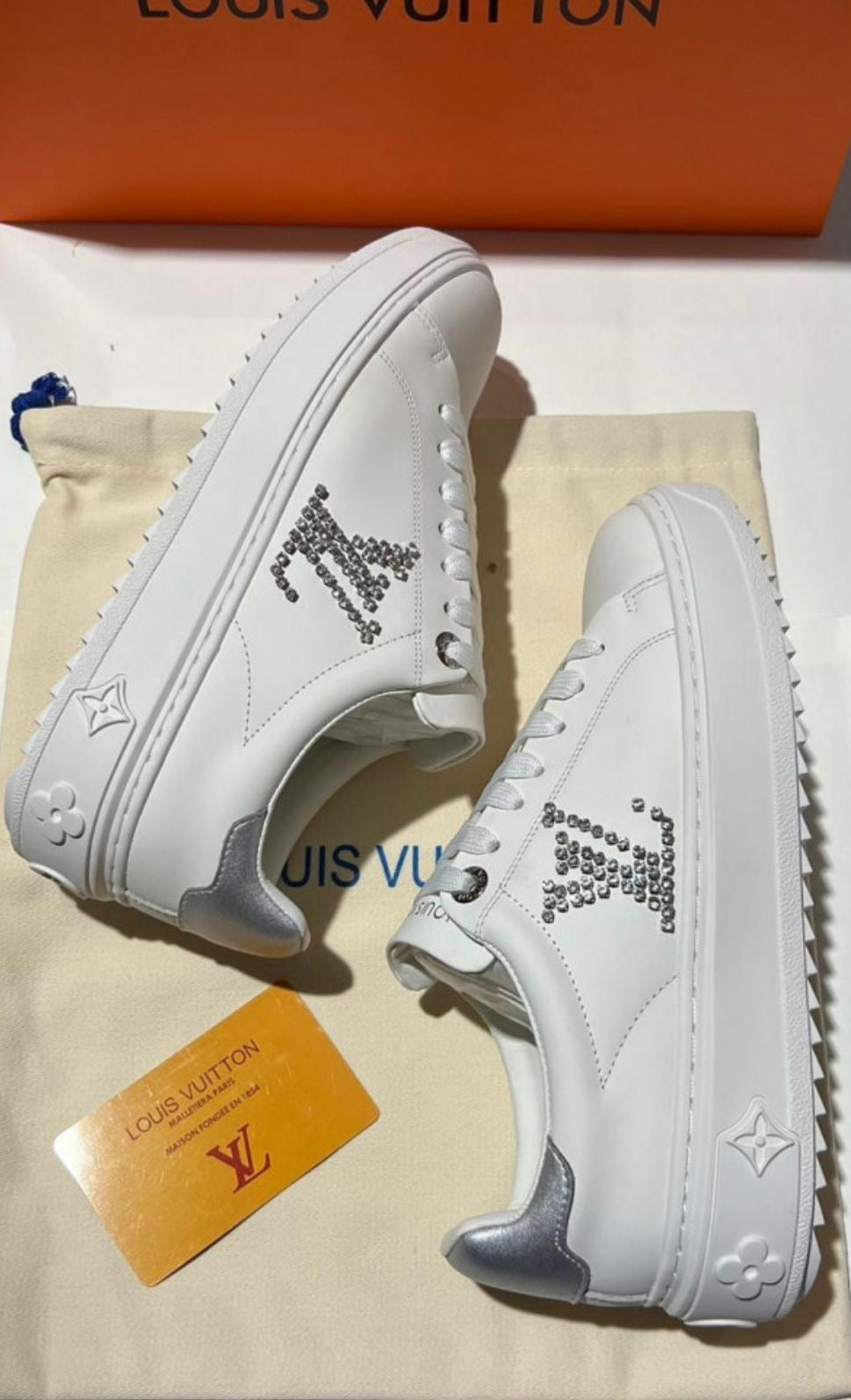 LOUIS VUITTON SNEAKERS