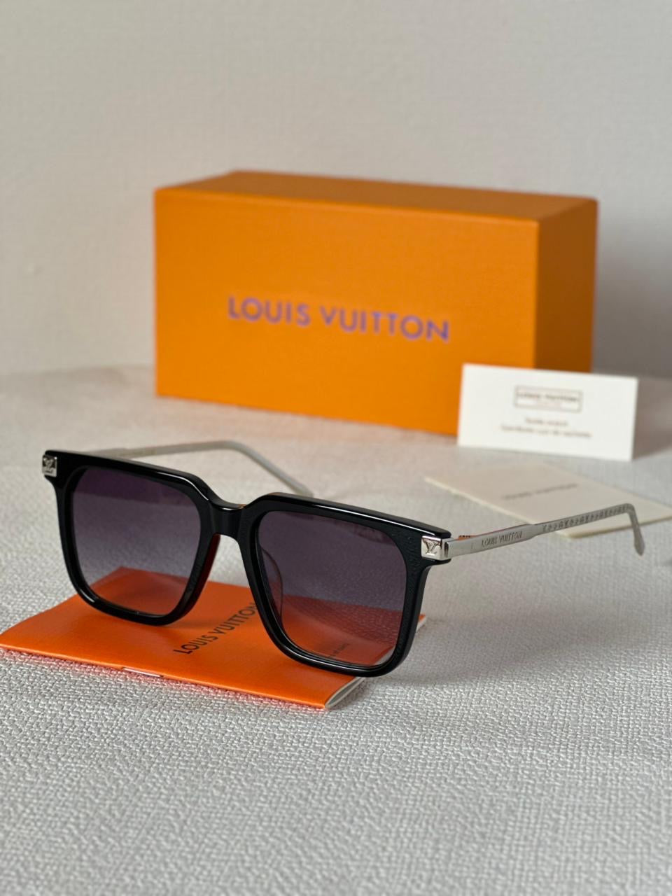 Louis Vuitton Sunglasses 2 colors