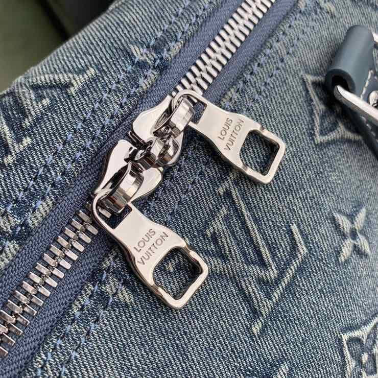 Louis Vuitton Duffle Bag ( VIP Quality )