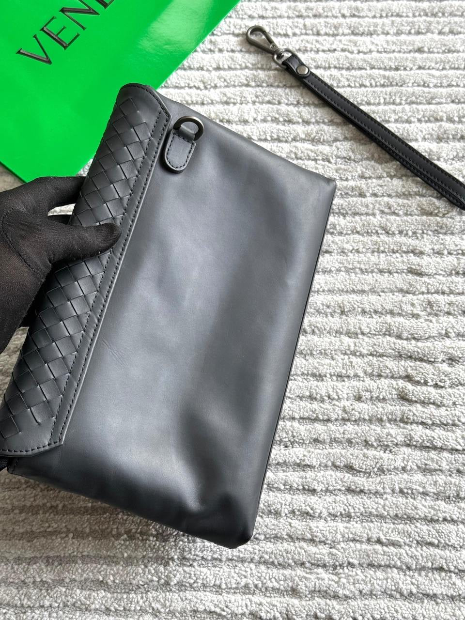 Bottega Clutch