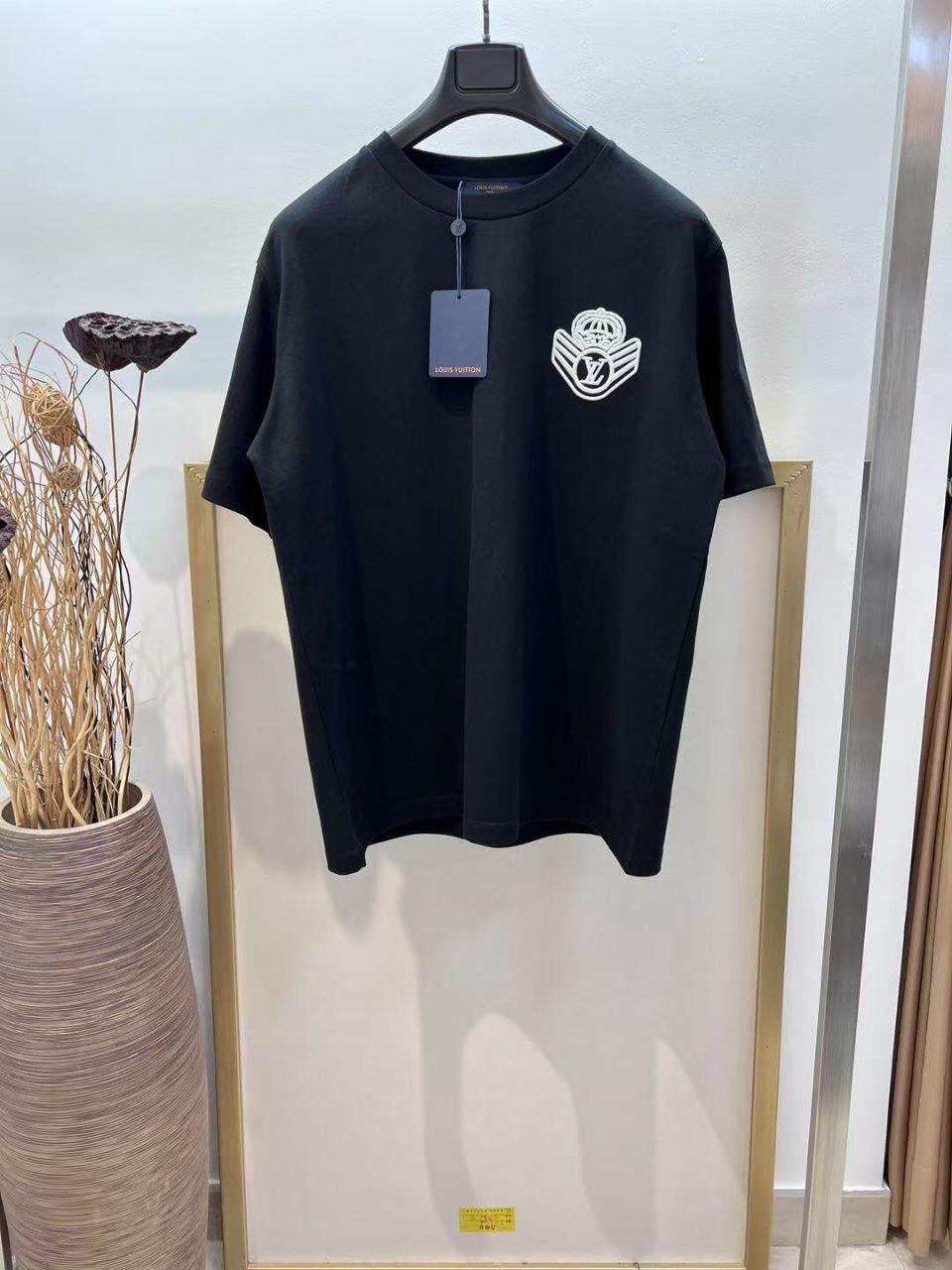 Louis Vuitton T-Shirt 2 colors