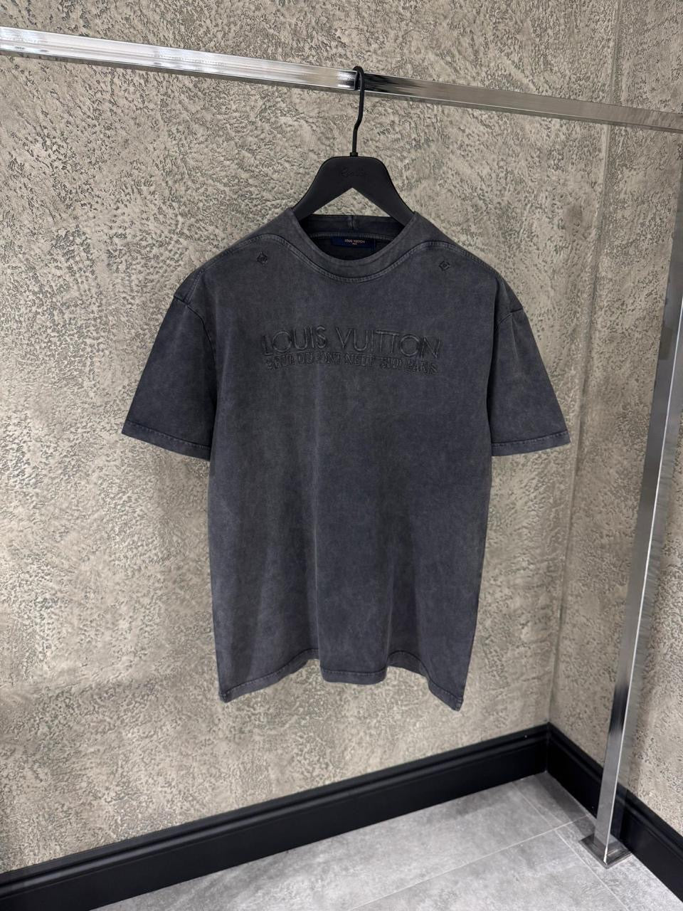Louis Vuitton T-Shirt 2 colors