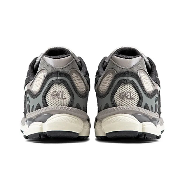 ASICS Sneakers