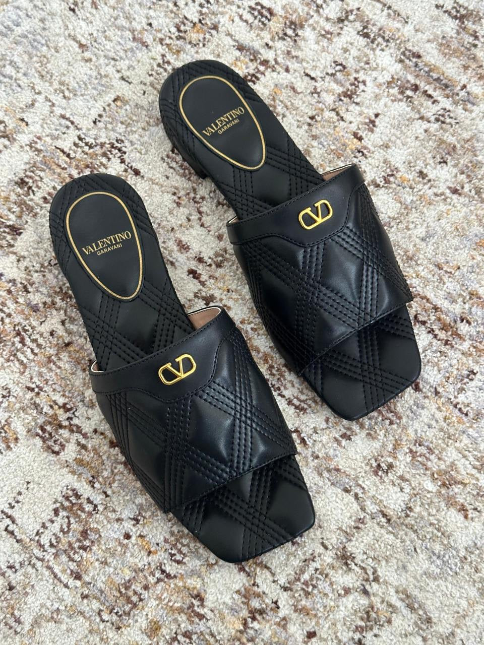 Valentino Slipper 2 colors