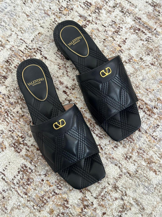 Valentino Slipper 2 colors