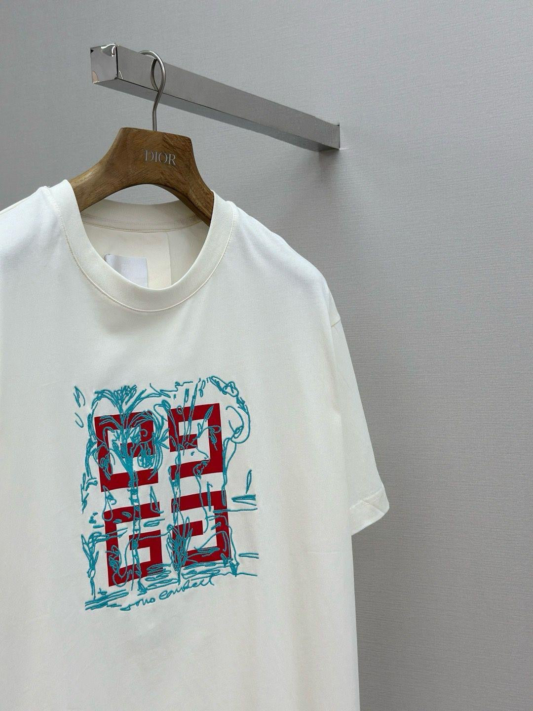 Givenchy T-Shirt