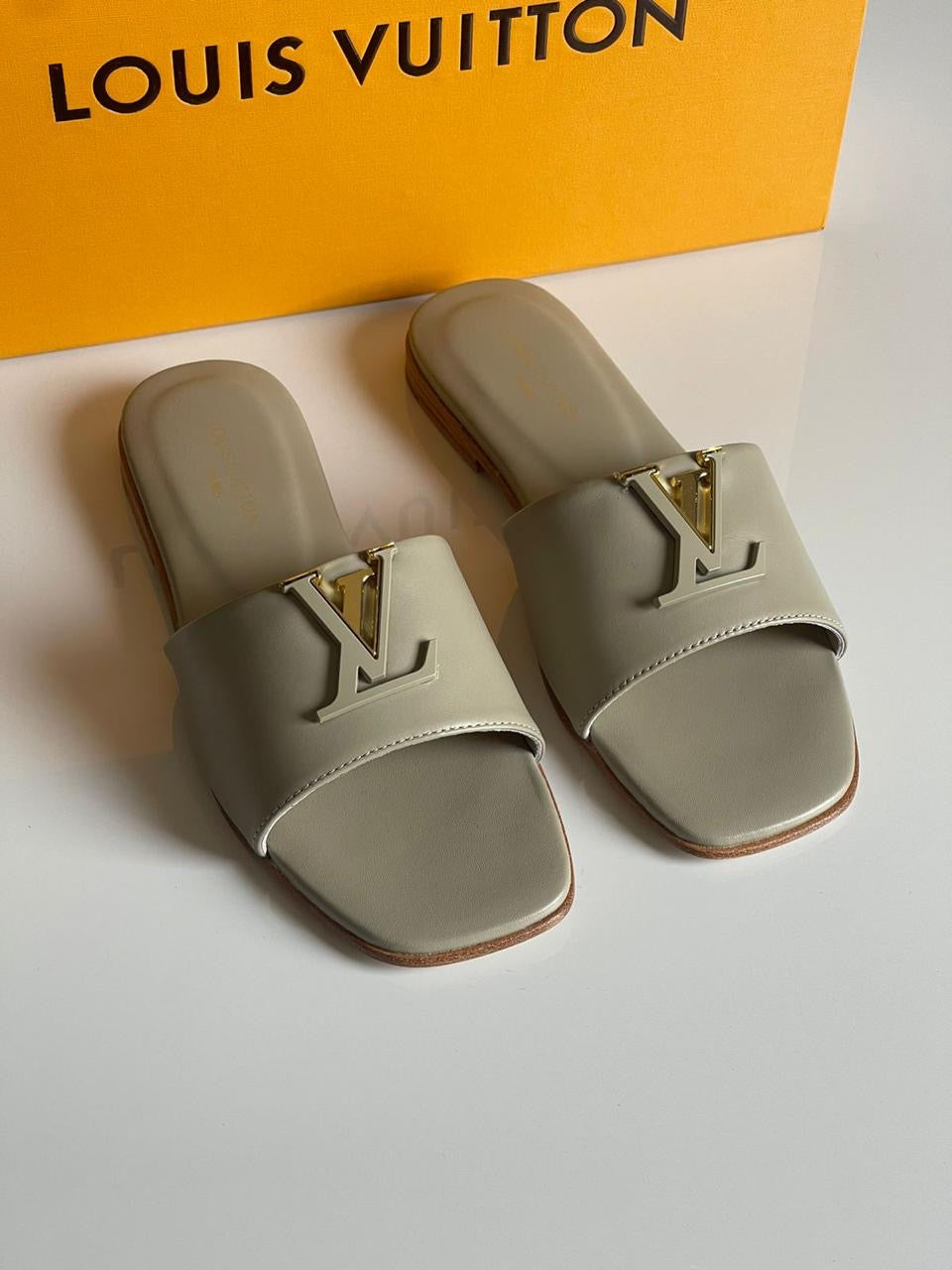 Louis Vuitton Slippers