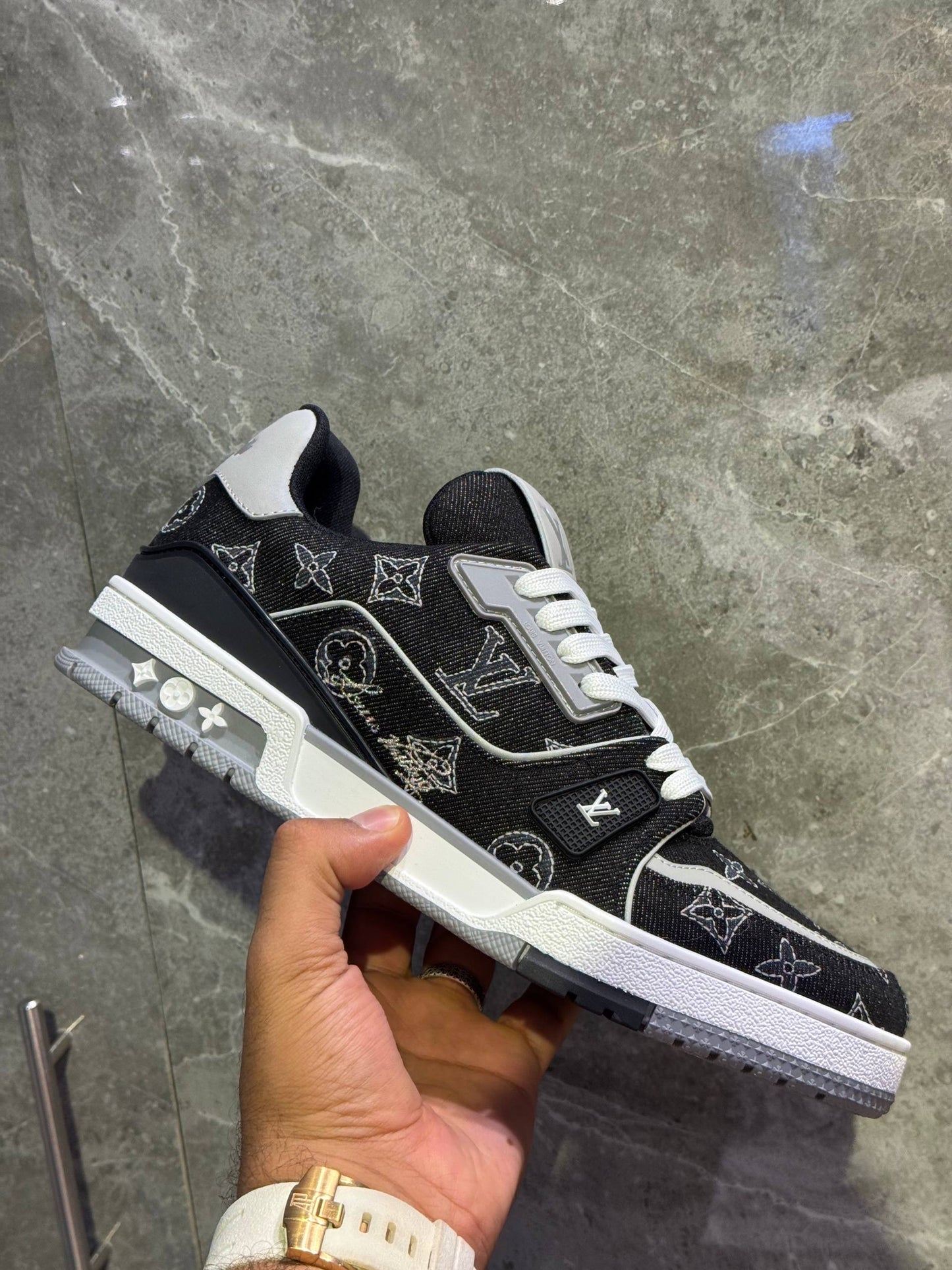 Louis Vuitton Sneakers