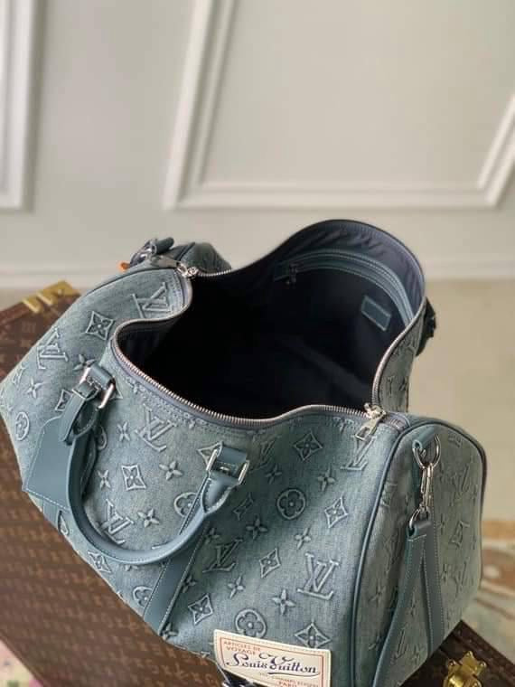 Louis Vuitton Duffle Bag ( VIP Quality )