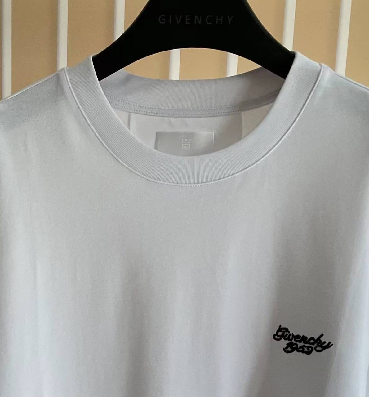 Givenchy T-shirt 2 colors
