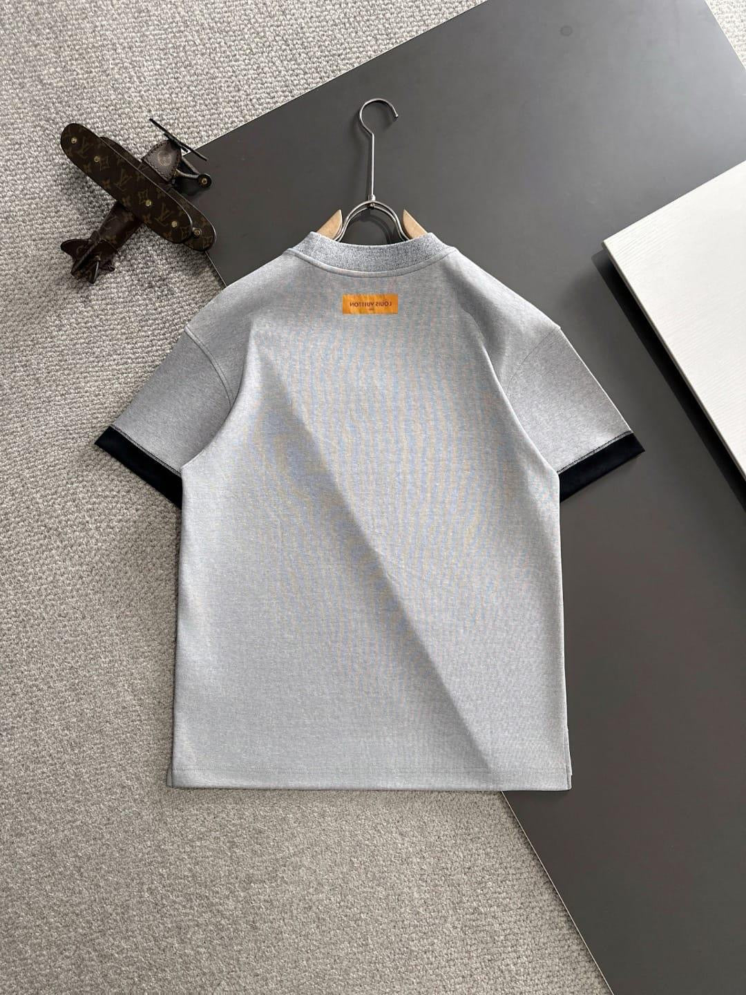 Louis Vuitton T-Shirt 2 colors