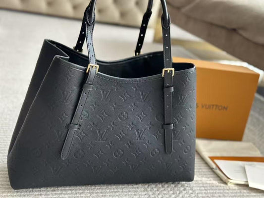 Louis Vuitton Shoulder Bag