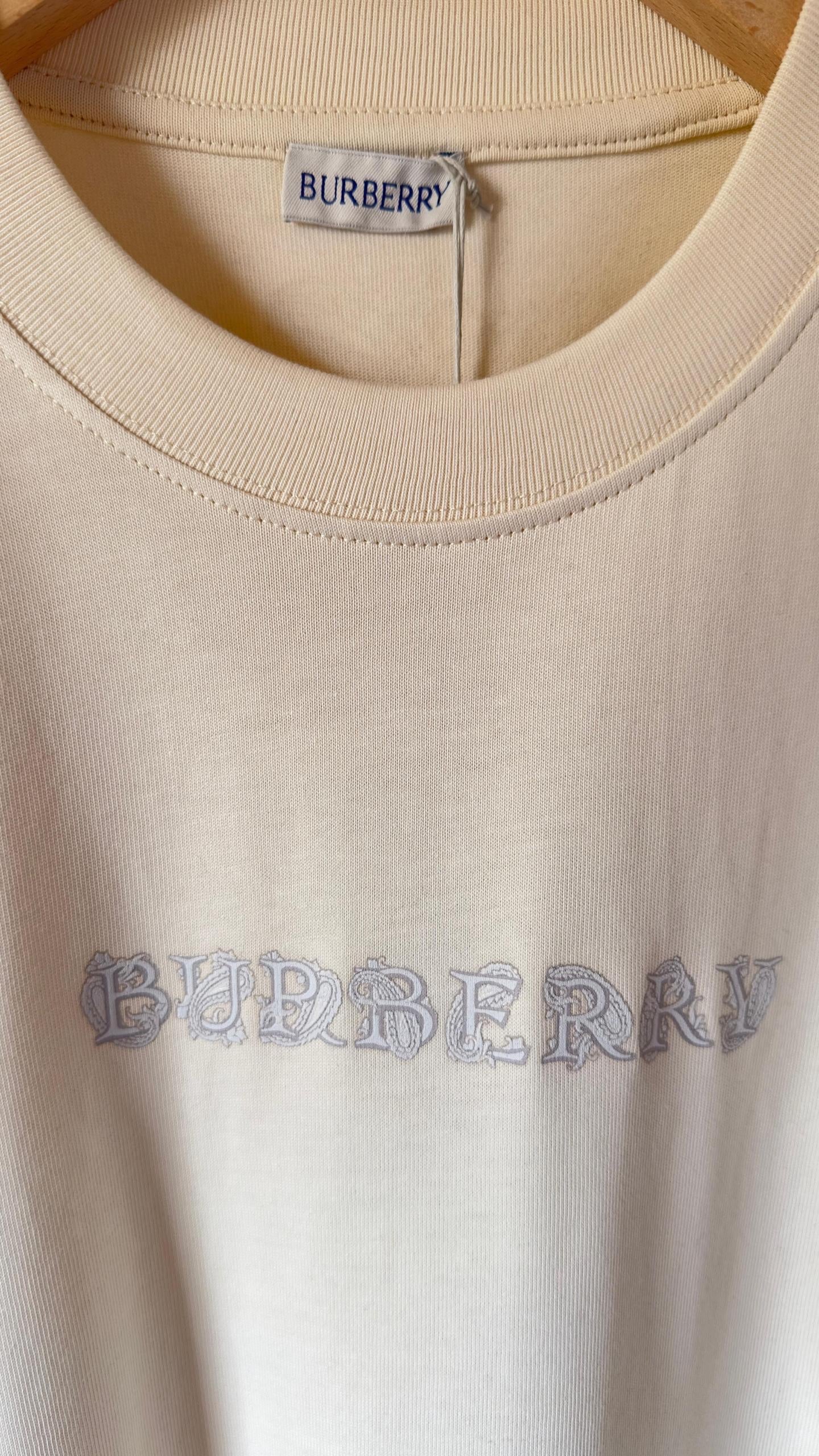 Burberry T-Shirt