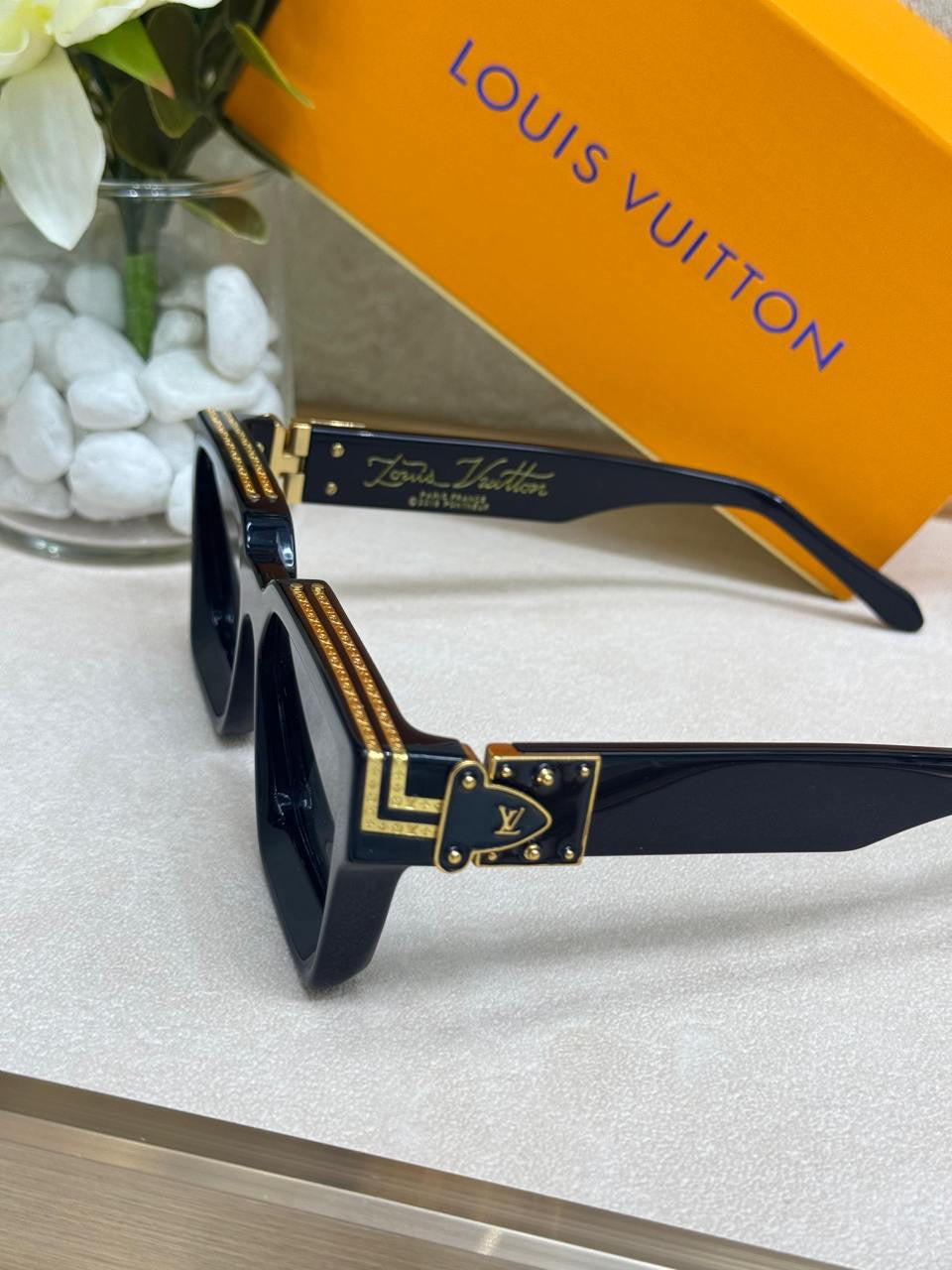 Louis Vuitton Sunglasses 2 colors