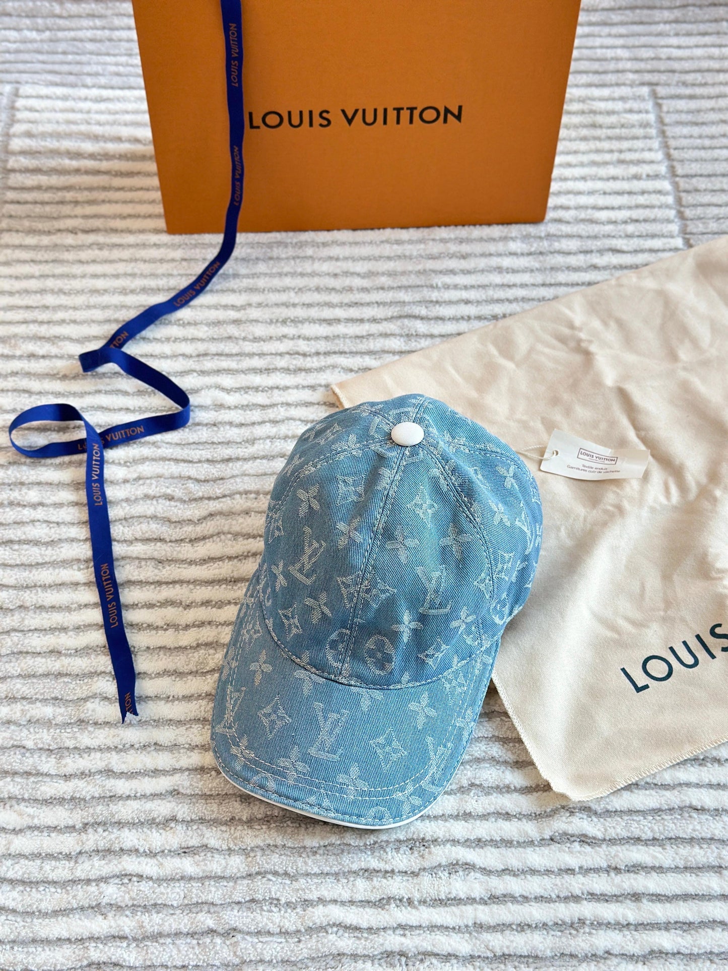 Louis vuitton Caps 2 colors