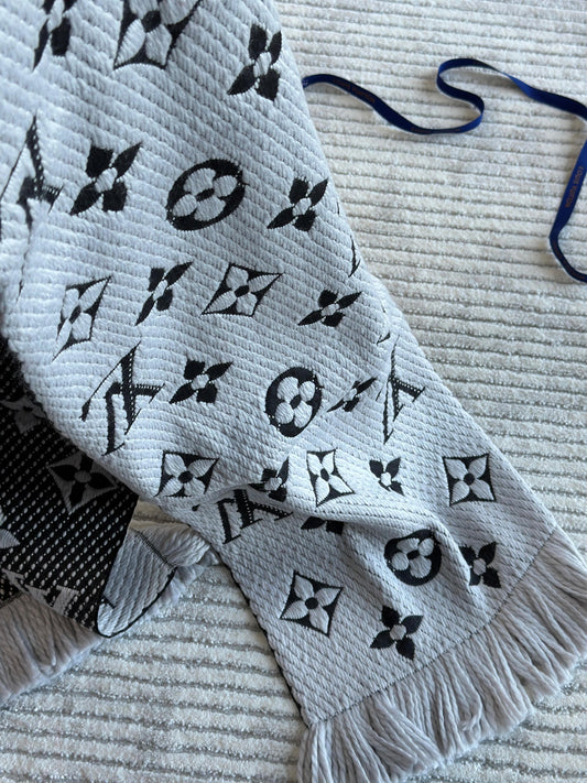 Louis Vuitton Unisex Scarf