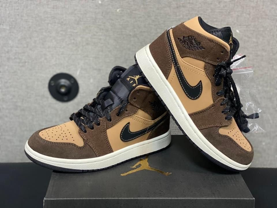 Jordan 1 Mid Dark chocolate