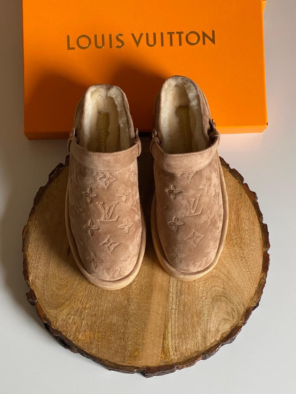 Louis Vuitton Slippers