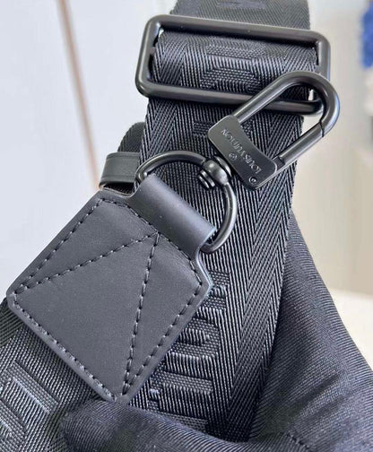 Louis Vuitton Messenger Bag (VIP Quality)
