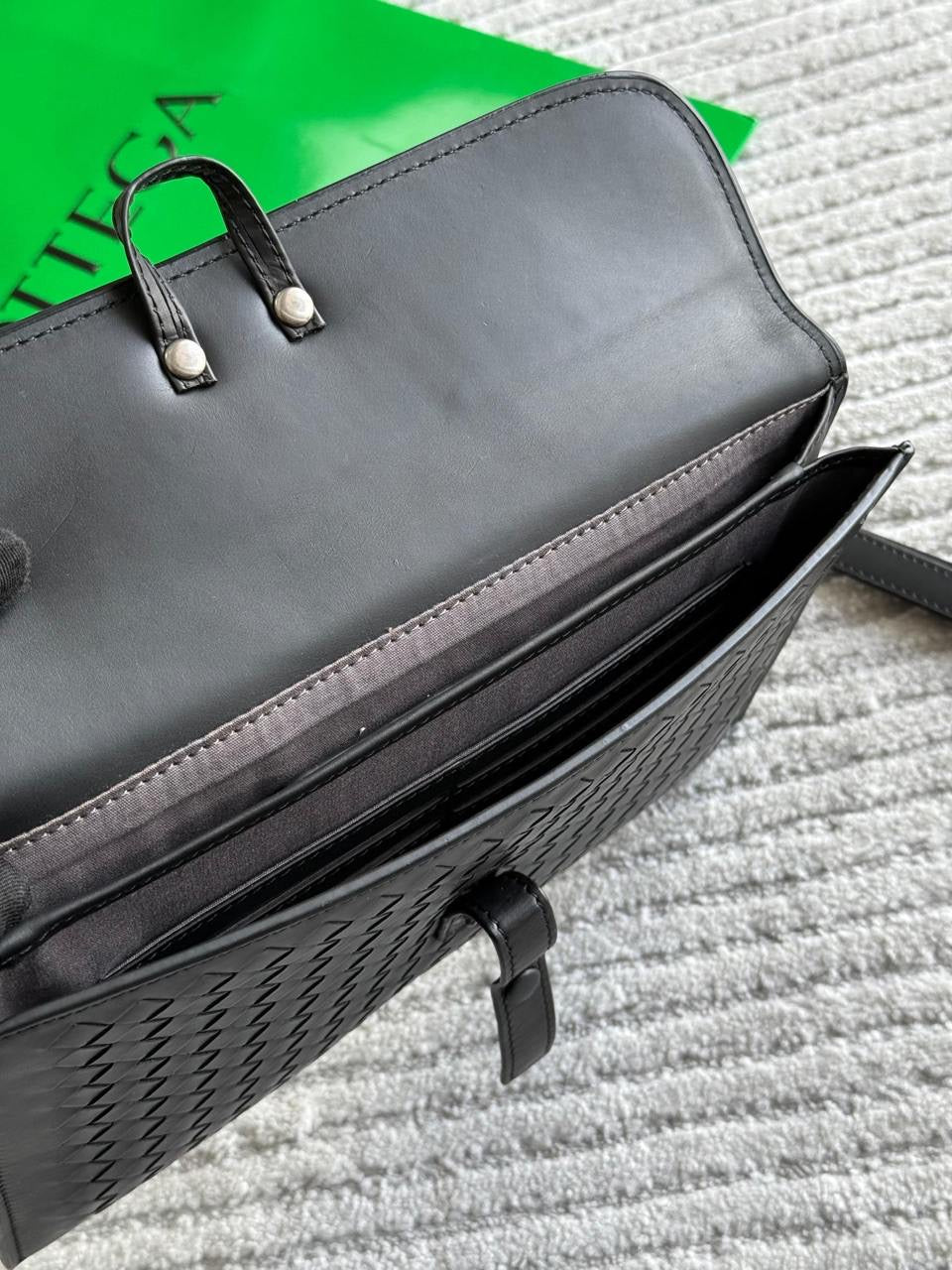 Bottega Clutch