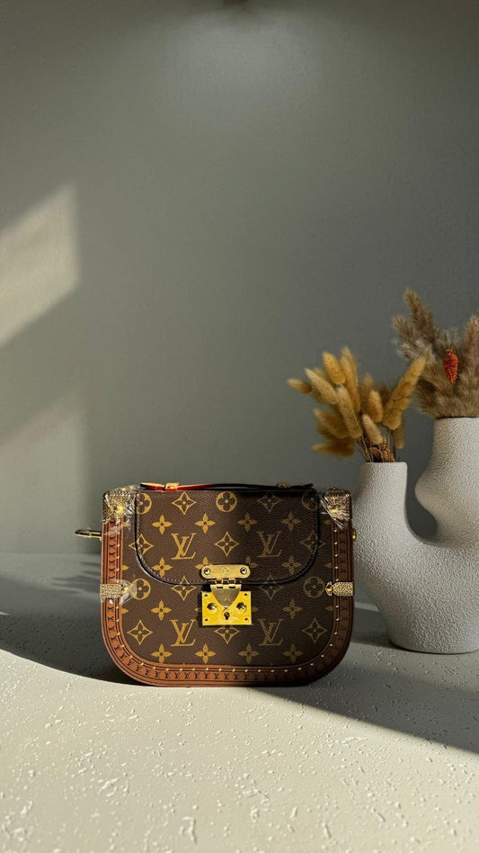 Louis Vuitton Messenger Bag (VIP Quality)
