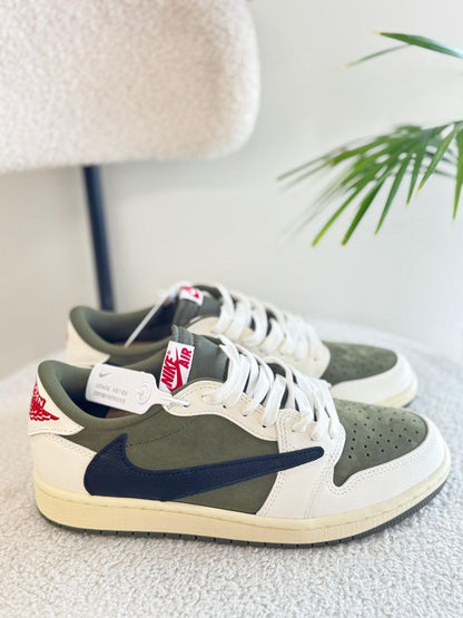Nike Jordan 1 X Travis Scott Sneakers Vip