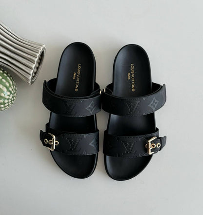 LOUIS VUITTON Female Slippers