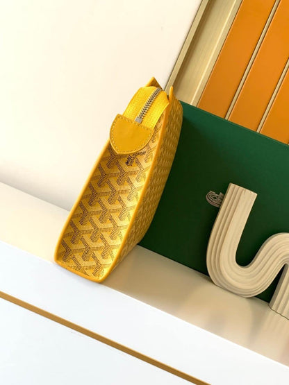 Goyard Clutch