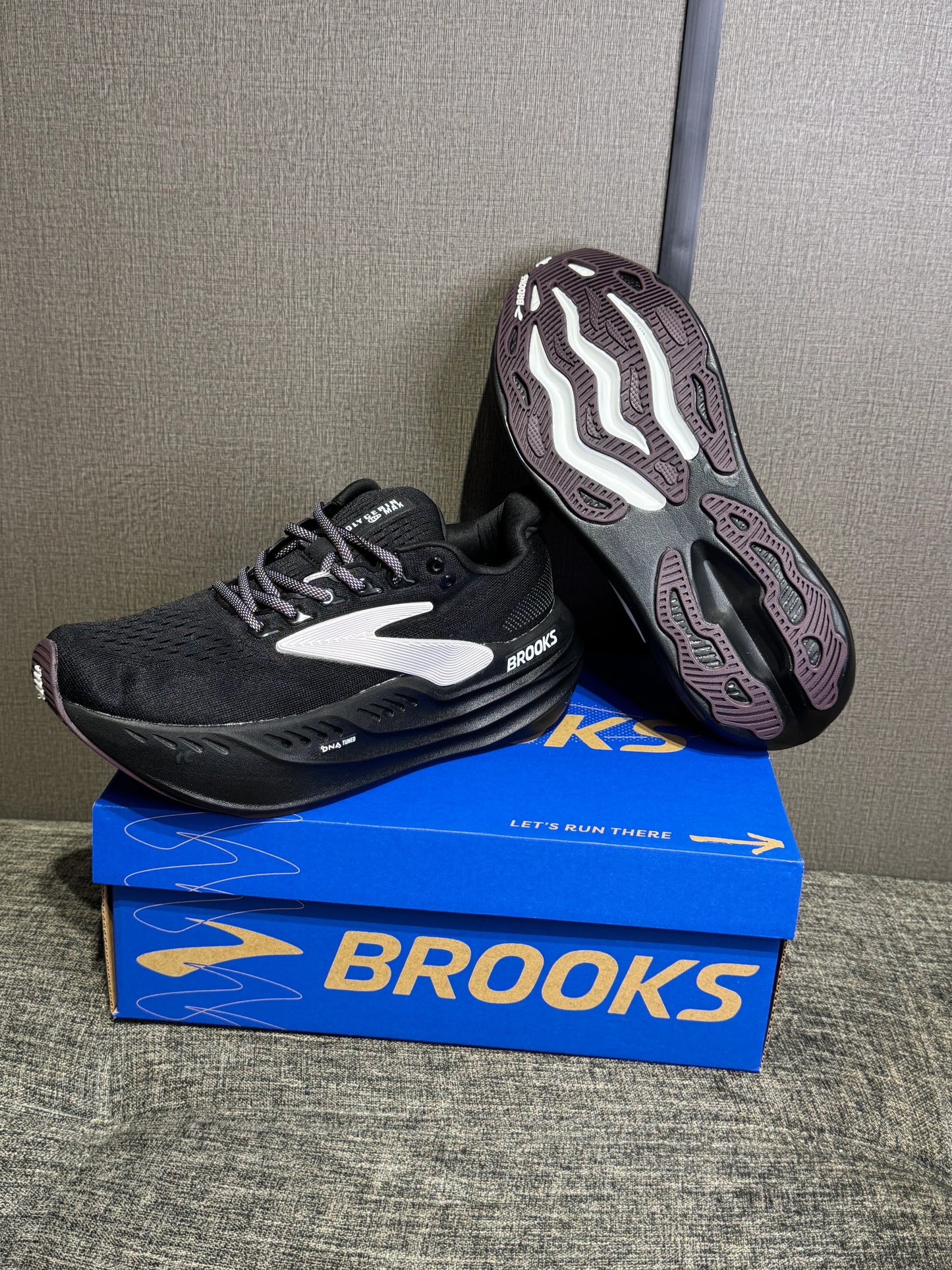 Brooks Sneakers