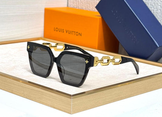 Louis Vuitton Sunglasses 2 colors