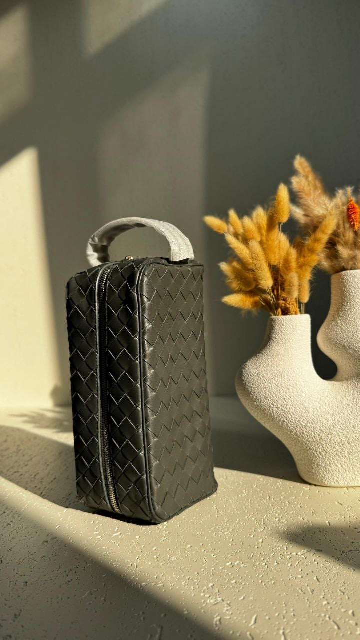 Bottega Veneta Pouch (VIP Quality)