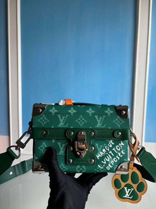 Louis Vuitton messanger Bag (VIP Quality)