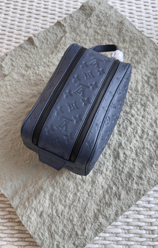 Louis Vuitton Pouch (VIP Quality)