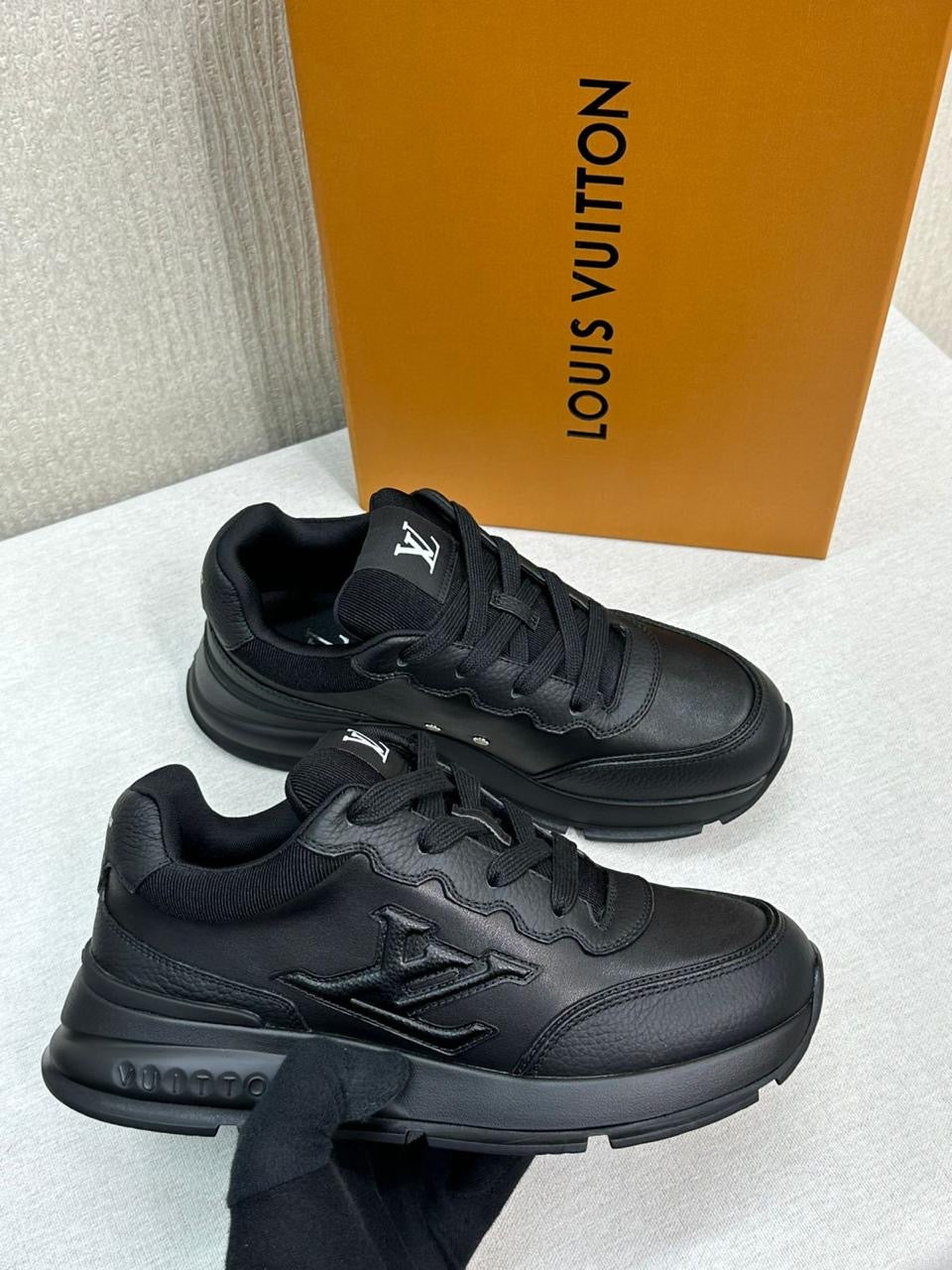 Louis Vuitton Sneakers 2 colors