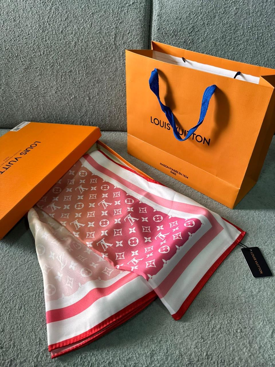 Louis Vuitton Scarfs 6 colors