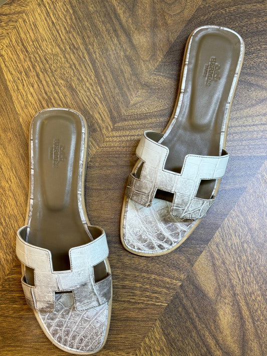 Hermes Slipper (VIP Quality)