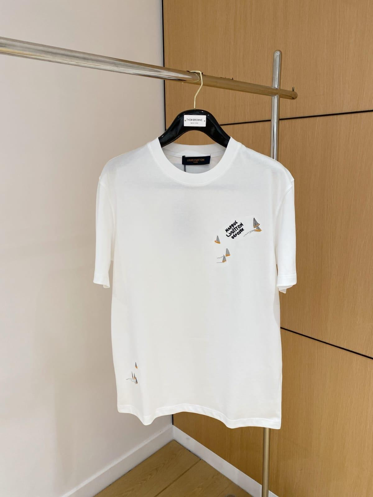 Louis Vuitton T-Shirt 2 colors