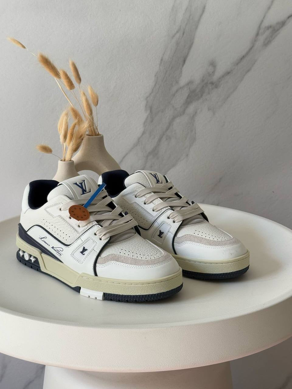 LOUIS VUITTON SNEAKERS