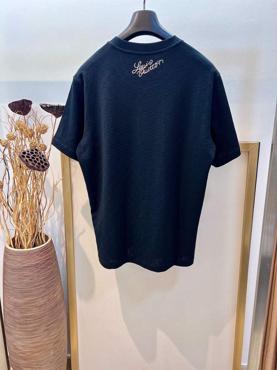 Louis Vuitton T-Shirt 2 colors