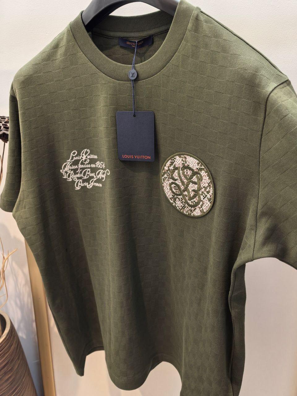 Louis Vuitton T-Shirt 2 colors