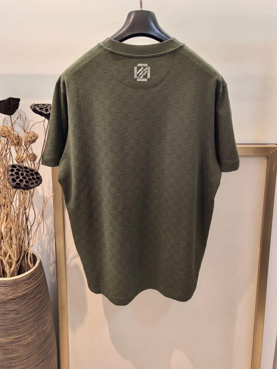 Louis Vuitton T-Shirt 2 colors