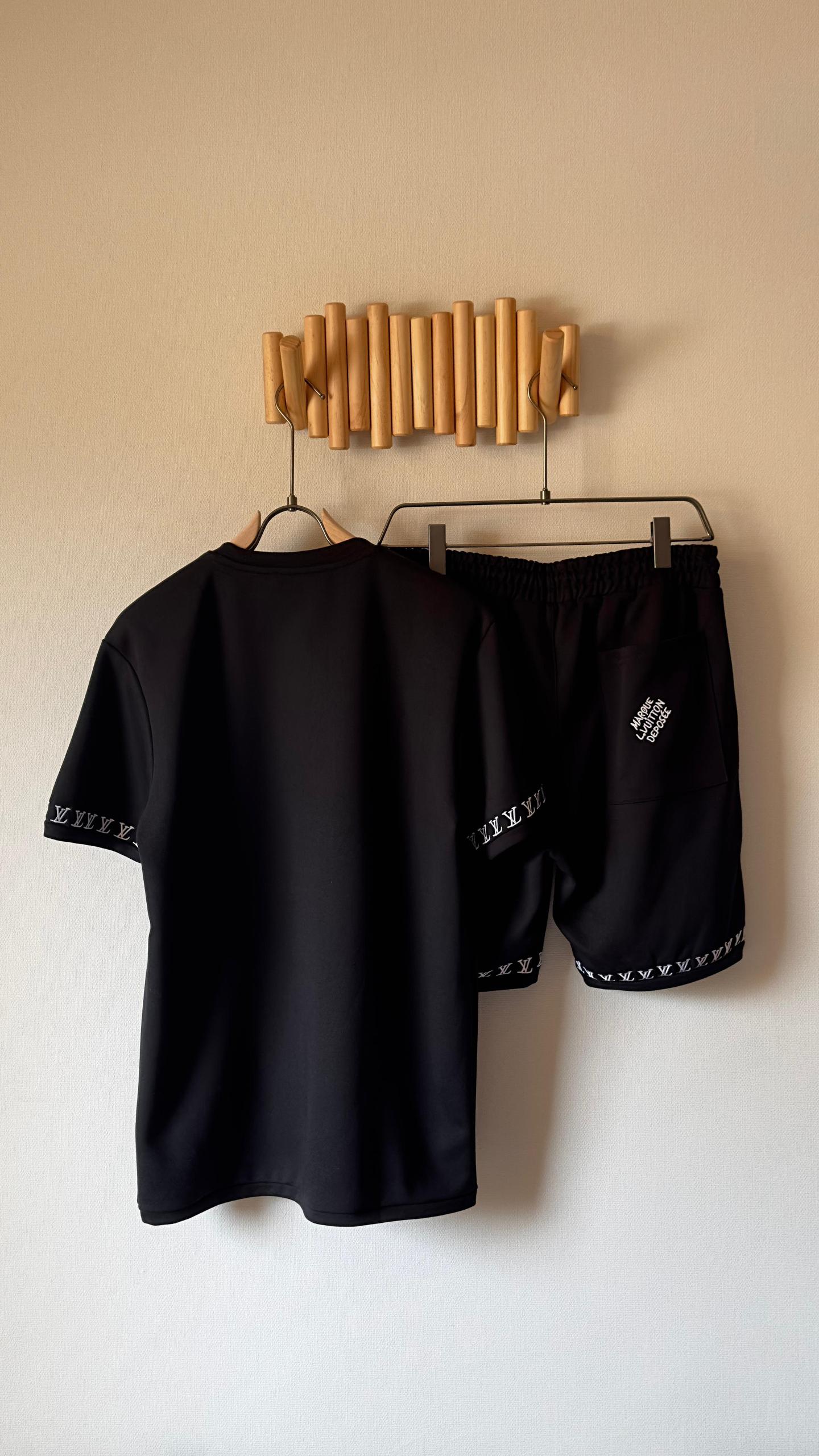 Louis Vuitton Set 2 colors
