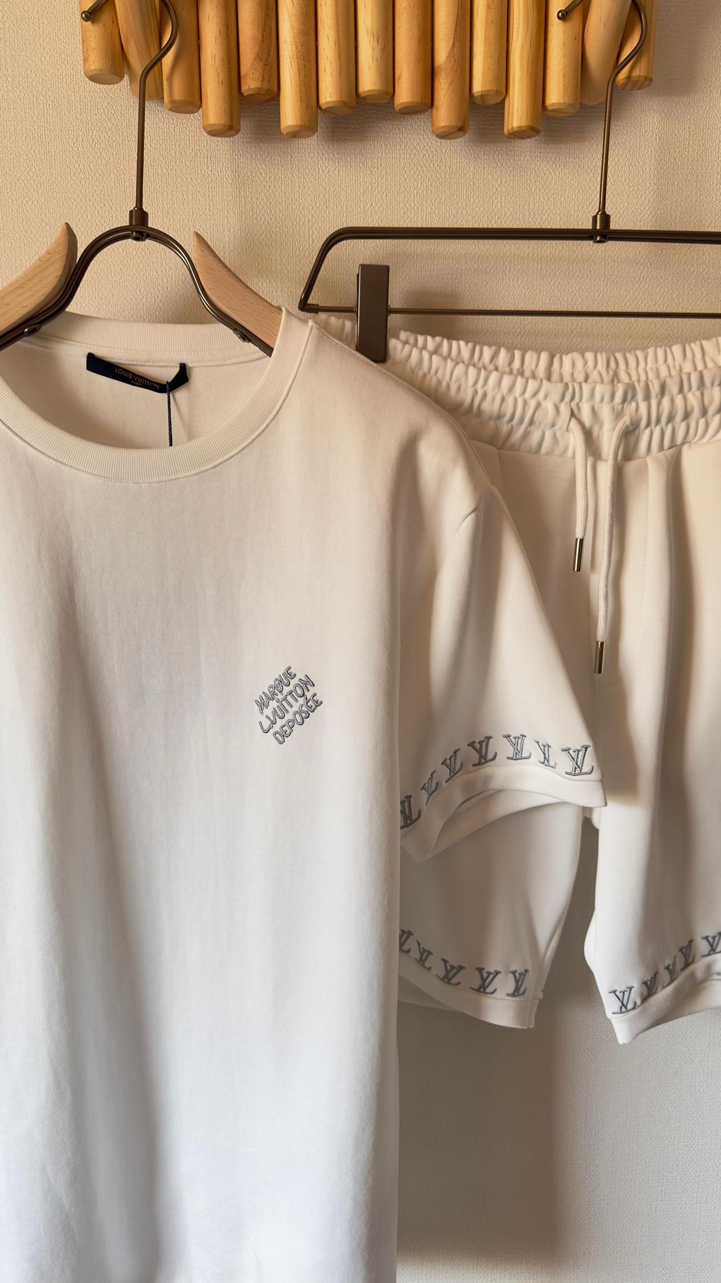 Louis Vuitton Set 2 colors