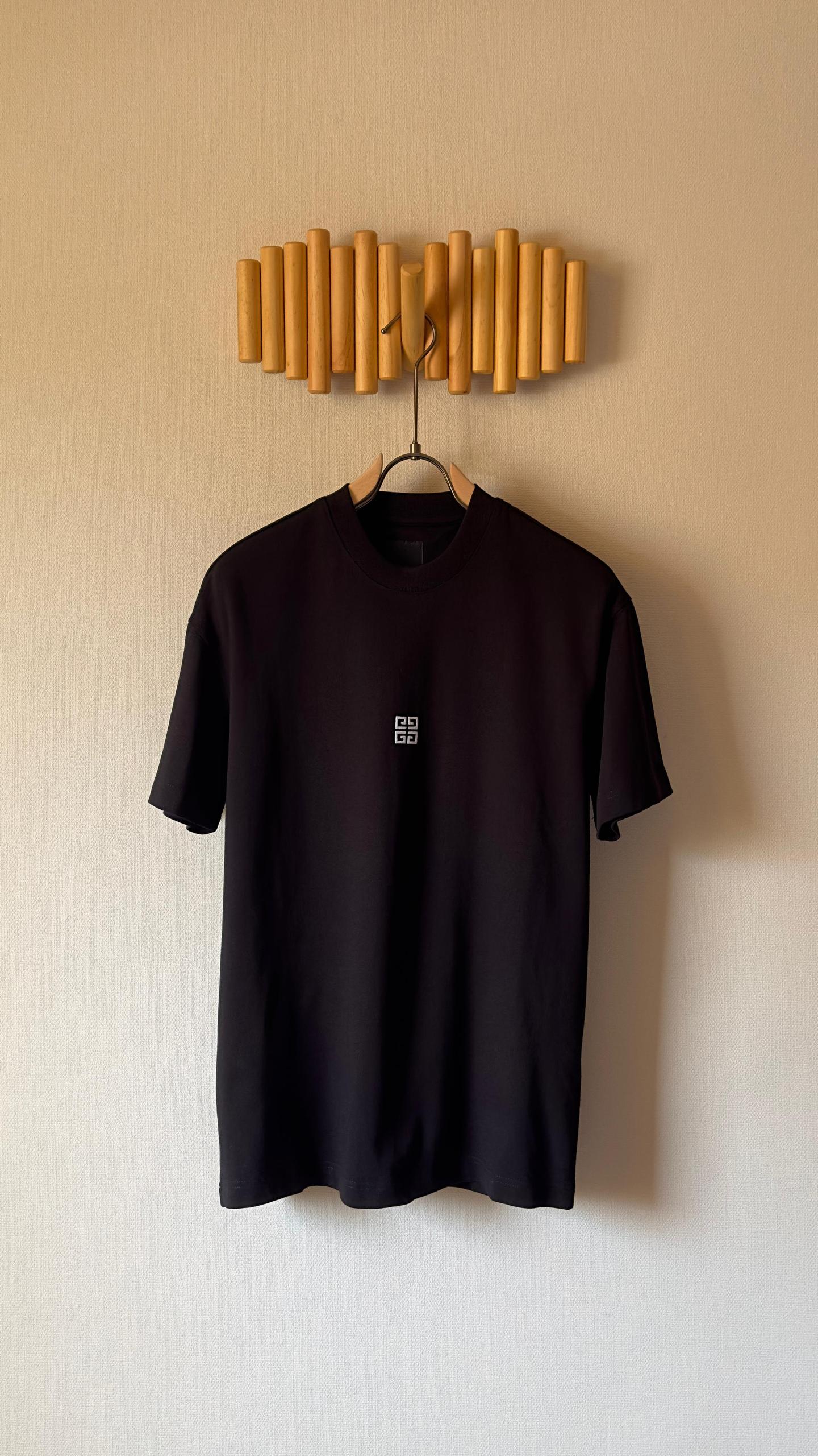 Givenchy T-Shirt 2 colors