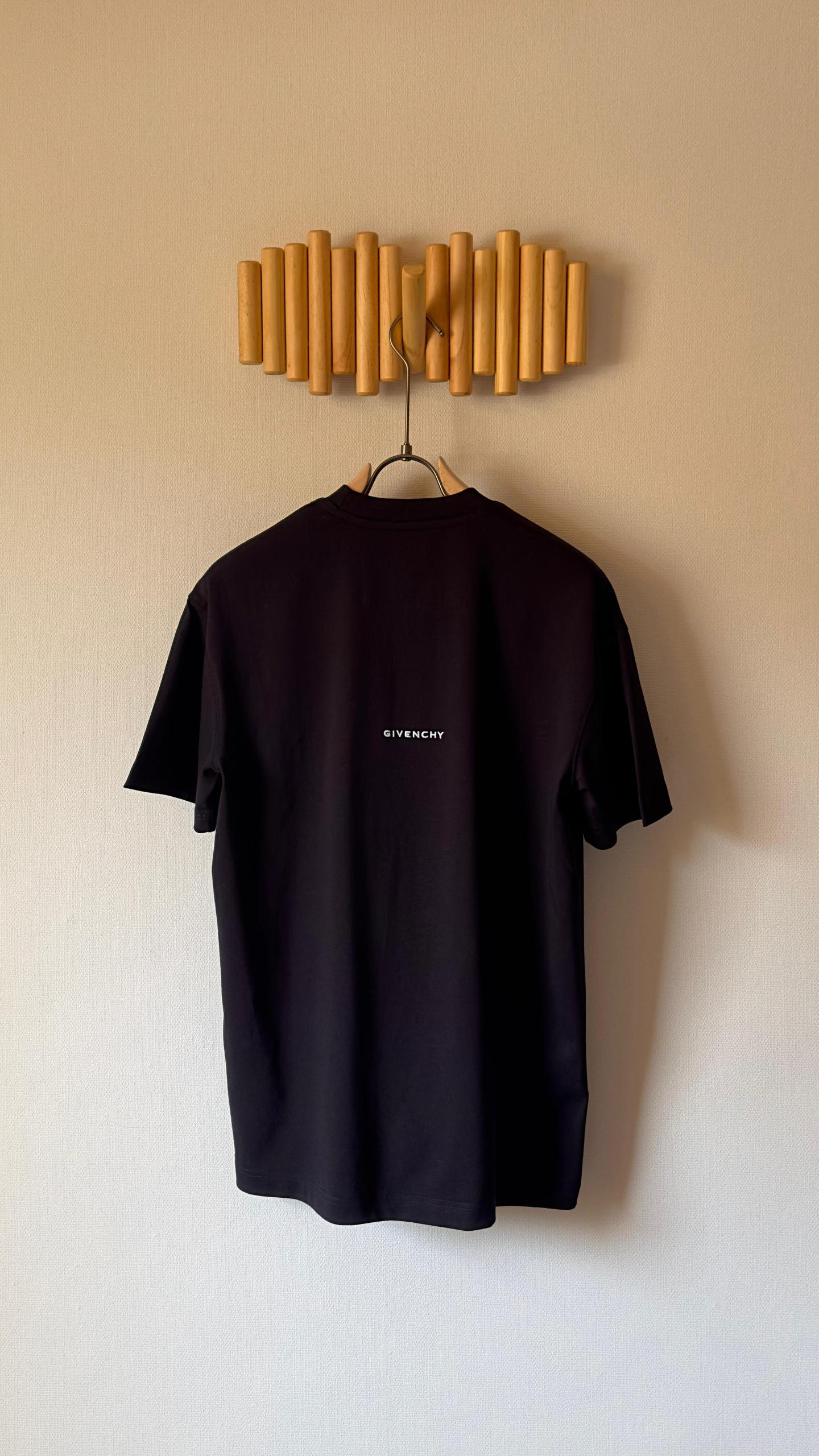 Givenchy T-Shirt 2 colors