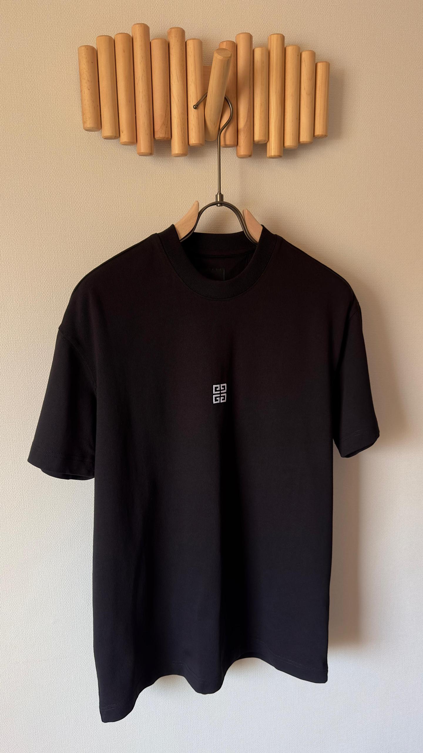 Givenchy T-Shirt 2 colors
